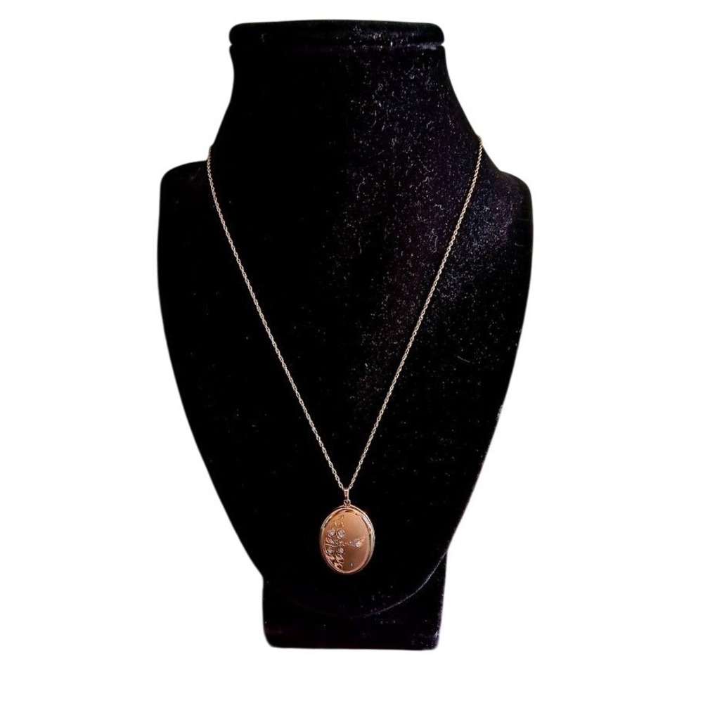Vintage Gold Tone Oval Locket Necklace with Bird‎ and Floral Engraving